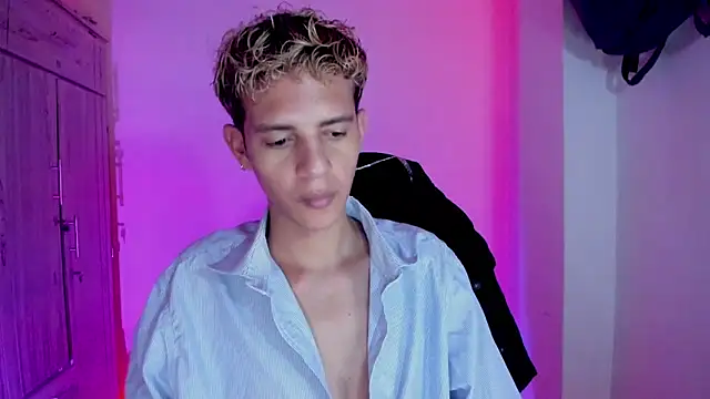 tylernova 现场XXX聊天