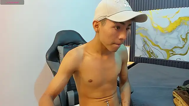 TaylerMiles Chat XXX in diretta