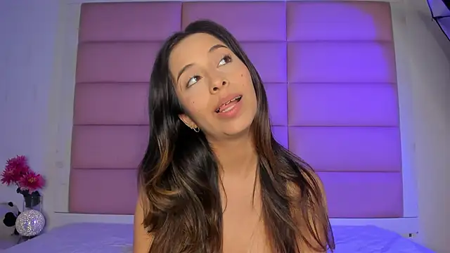 Chat +18 de little-Emma ao vivo