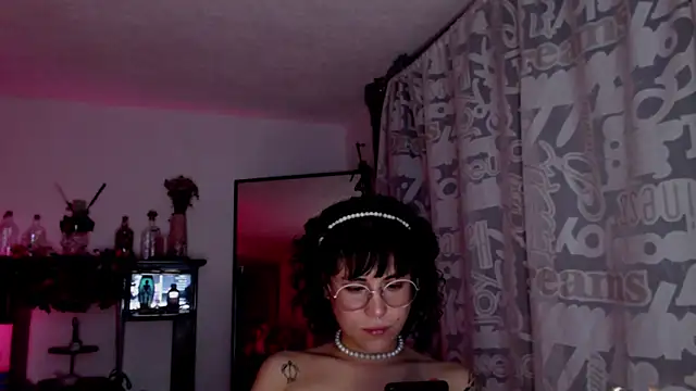 Chatroom XXX en direct de Hellen_dumont