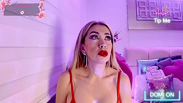 EvelinaGrey élő XXX-chatje