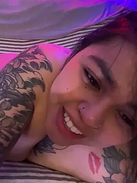 Онлайн чат XXX miacanela_xo