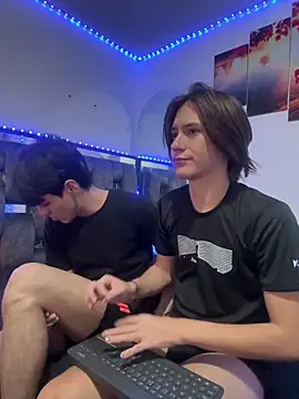 دردشة Alex_and_Fabian الجنسية المباشرة