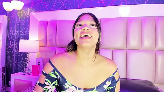 HatsaJones live XXX chat