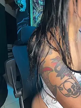 Chat +18 de sophie_rizoo ao vivo