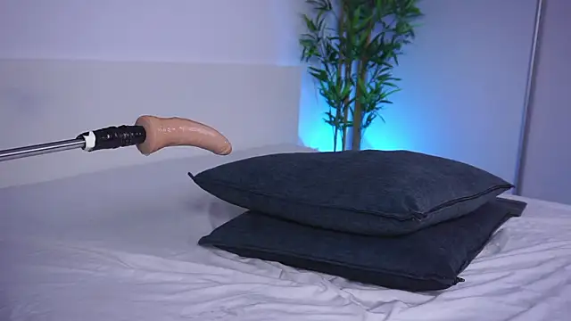 raquel_lustt Show in webcam