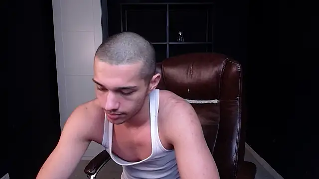 KaydenDrew Adlı Modelin Canlı XXX Sohbeti