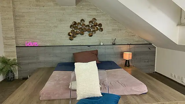 دردشة hornyb33_ الجنسية المباشرة