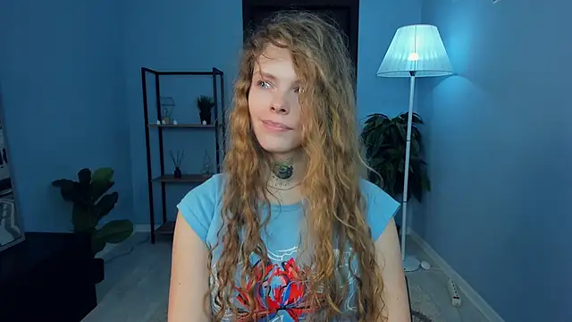 RayaNenlia's Live XXX Chat