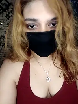 Chatroom XXX en direct de Queen-Naina