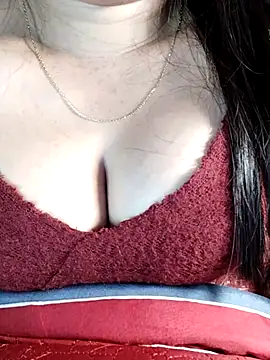 Reina_Fcup01 Adlı Modelin Canlı XXX Sohbeti