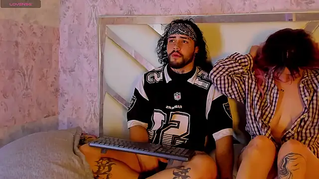 Benny_and_Mark's Live XXX Chat