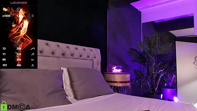 دردشة SelenaDaze الجنسية المباشرة