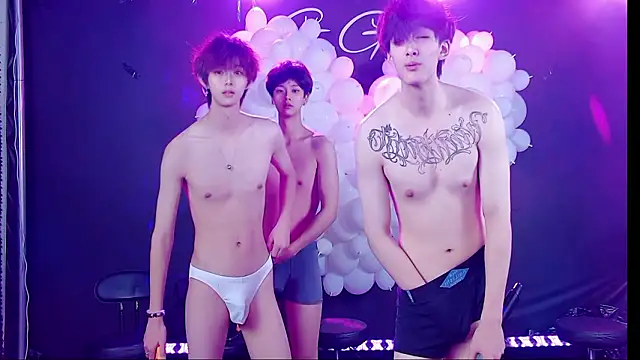 TNT-001: διαδικτυακό σόου στην κάμερα