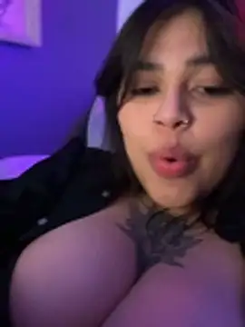 miacanela_xo 现场XXX聊天