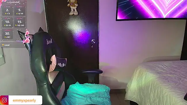 emyxpearly live XXX chat
