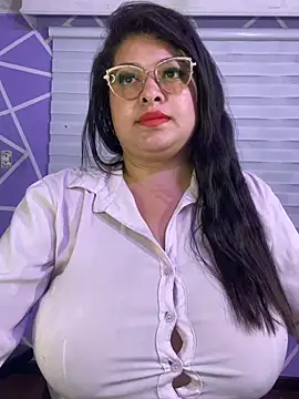 MiiaaJoness 现场XXX聊天