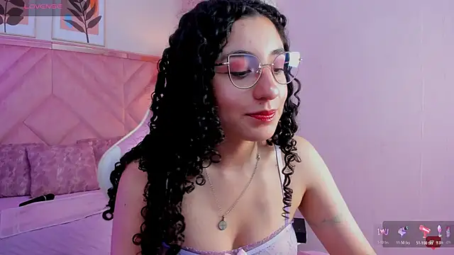 DemiJones_ Adlı Modelin Canlı XXX Sohbeti