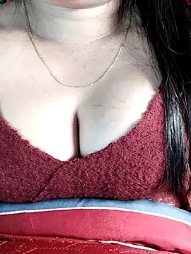 Reina_Fcup01 Adlı Modelin Canlı XXX Sohbeti