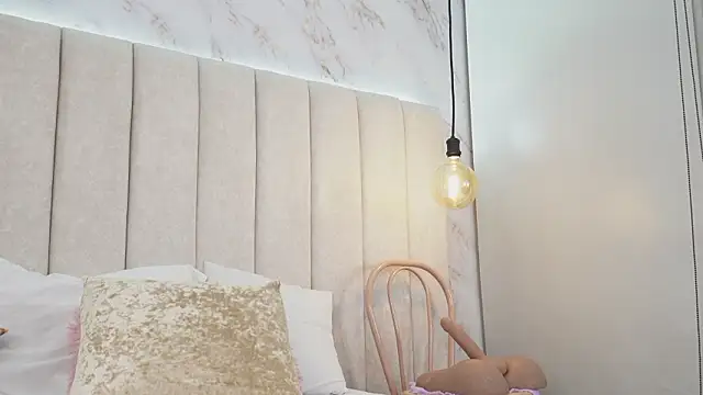 Annyy_Rosse Chat XXX in diretta