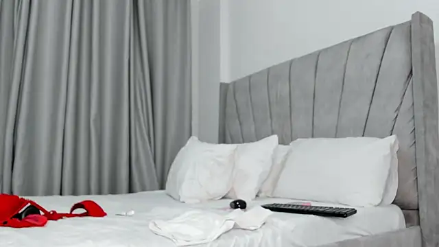 thee_sexy_goddess' Live XXX Chat