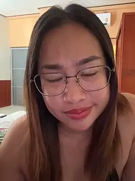 Ponthip Adlı Modelin Web Kamerası Şovu