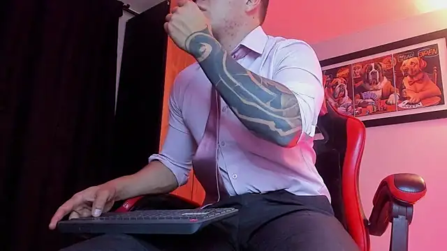 ALPHA_DOMINUS_: вебкам-шоу