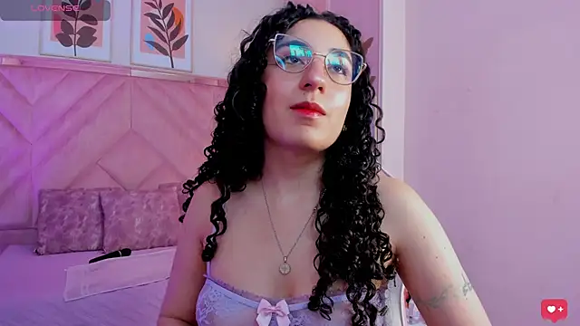 DemiJones_ Adlı Modelin Canlı XXX Sohbeti