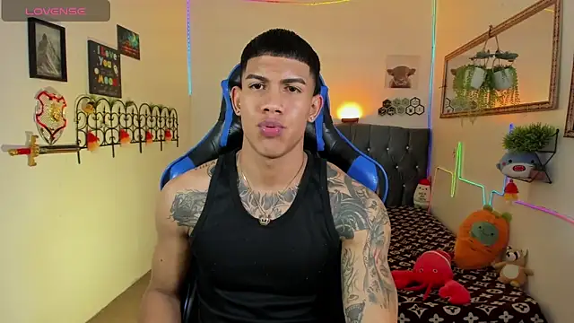 Damian_latinxxx: онлайн-секс-чат