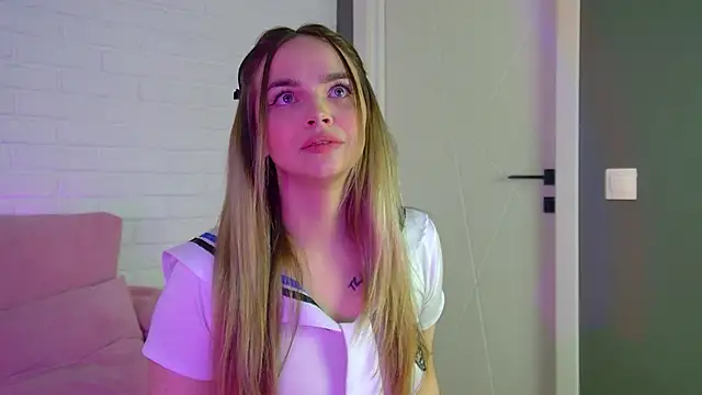 دردشة AnitaVenture الجنسية المباشرة