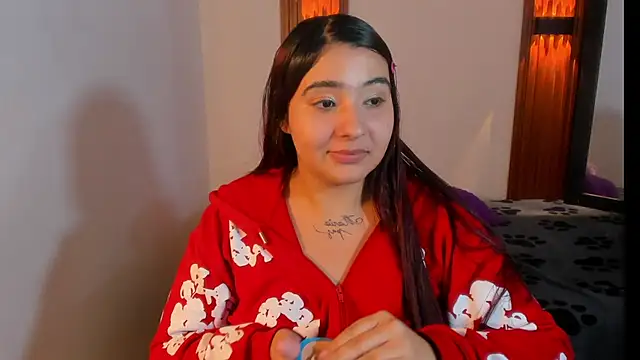 Онлайн чат XXX khloe21