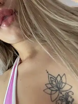 Chloe_GraceeX Chat XXX in diretta