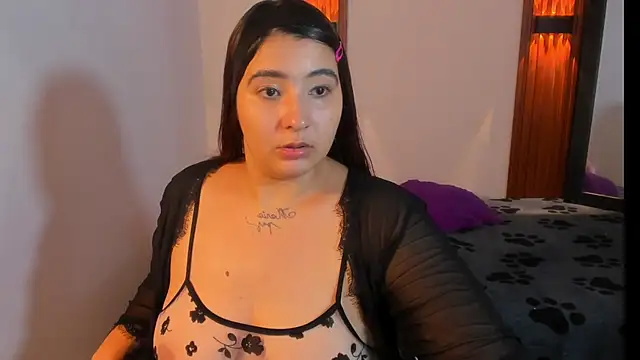 khloe21: онлайн-секс-чат