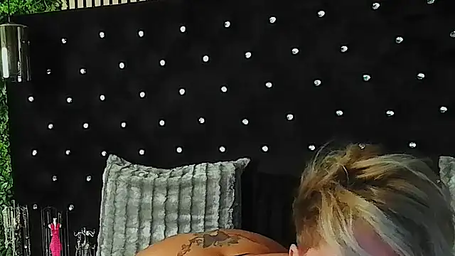 InannaStar: απευθείας συνομιλία ΧΧΧ