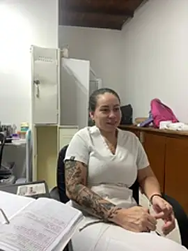 HealingHoneyn Live XXX chat