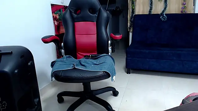 amelie_rose__ Adlı Modelin Canlı XXX Sohbeti