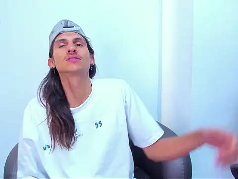 Noha-Smith: онлайн-секс-чат