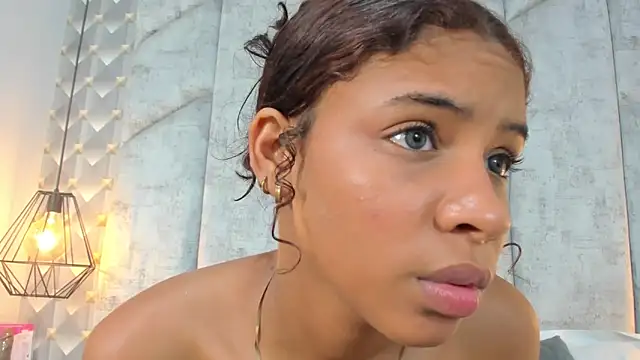 AshleyHill2's Live XXX Chat