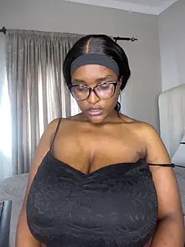 Bustygoddess32: онлайн-секс-чат