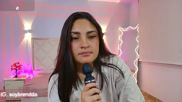 Brendda_tay élő XXX-chatje