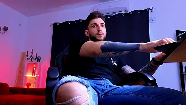 MightyAaron66 Chat XXX in diretta