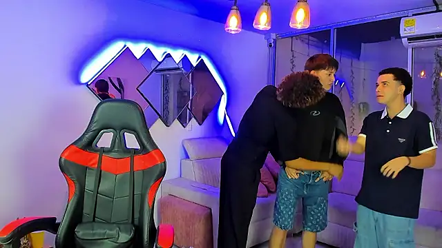 Houseofwarrios Chat XXX in diretta