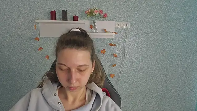 CuteEllii Adlı Modelin Canlı XXX Sohbeti