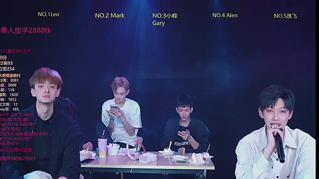 AAA-winner Chat XXX in diretta