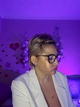 BellaBellaHot: онлайн-секс-чат