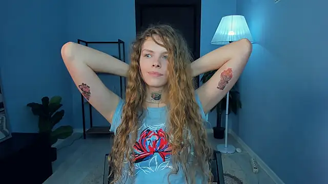 RayaNenlia: απευ θείας συνομιλία ΧΧΧ