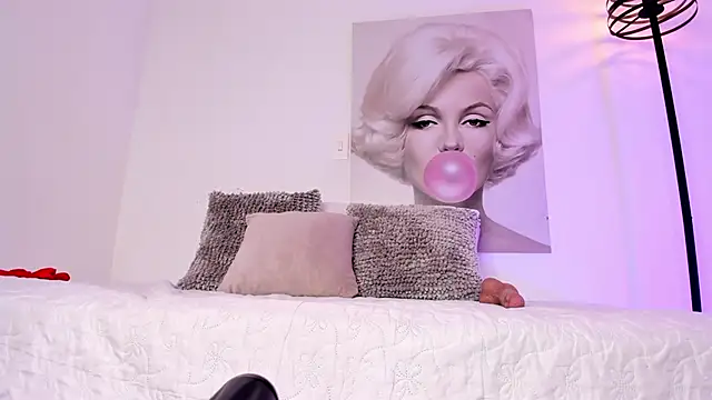 Chat +18 de MIA25___ ao vivo