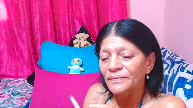 Chat +18 de SLUTTYROXY ao vivo