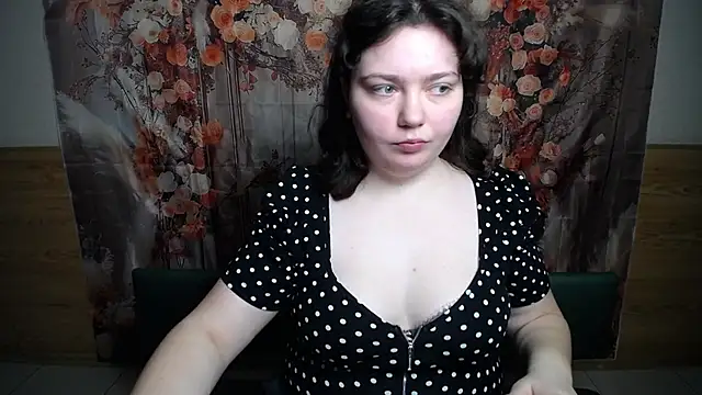 NeonilaLisova élő XXX-chatje