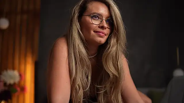 BrandyWhite: онлайн-секс-чат